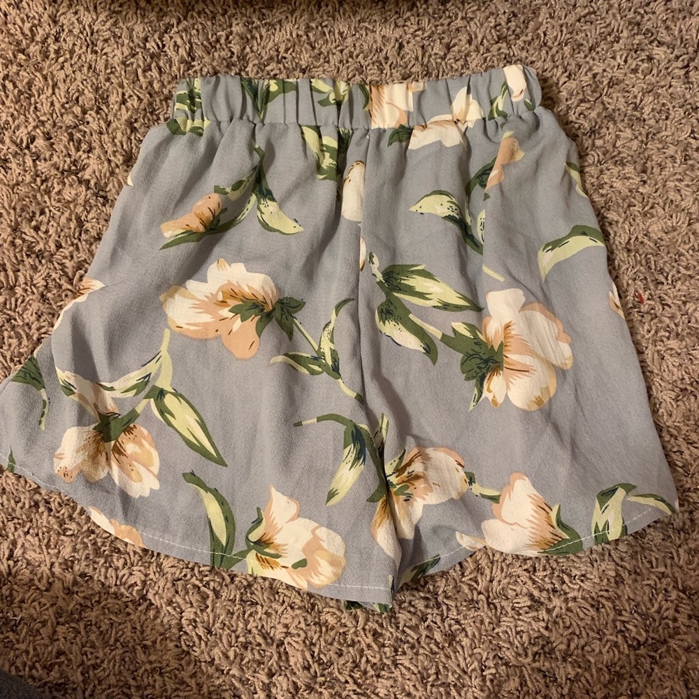 floral shorts